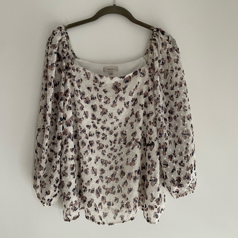 Gilli Cheetah Print Blouse Size: Large - image 1